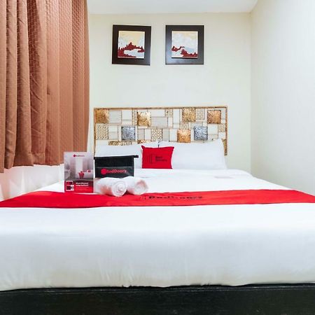 เรดดอร์ซ แอท ยูนิเวอร์ซิตี้ เบลต์ มะนิลา Hotel ภายนอก รูปภาพ
