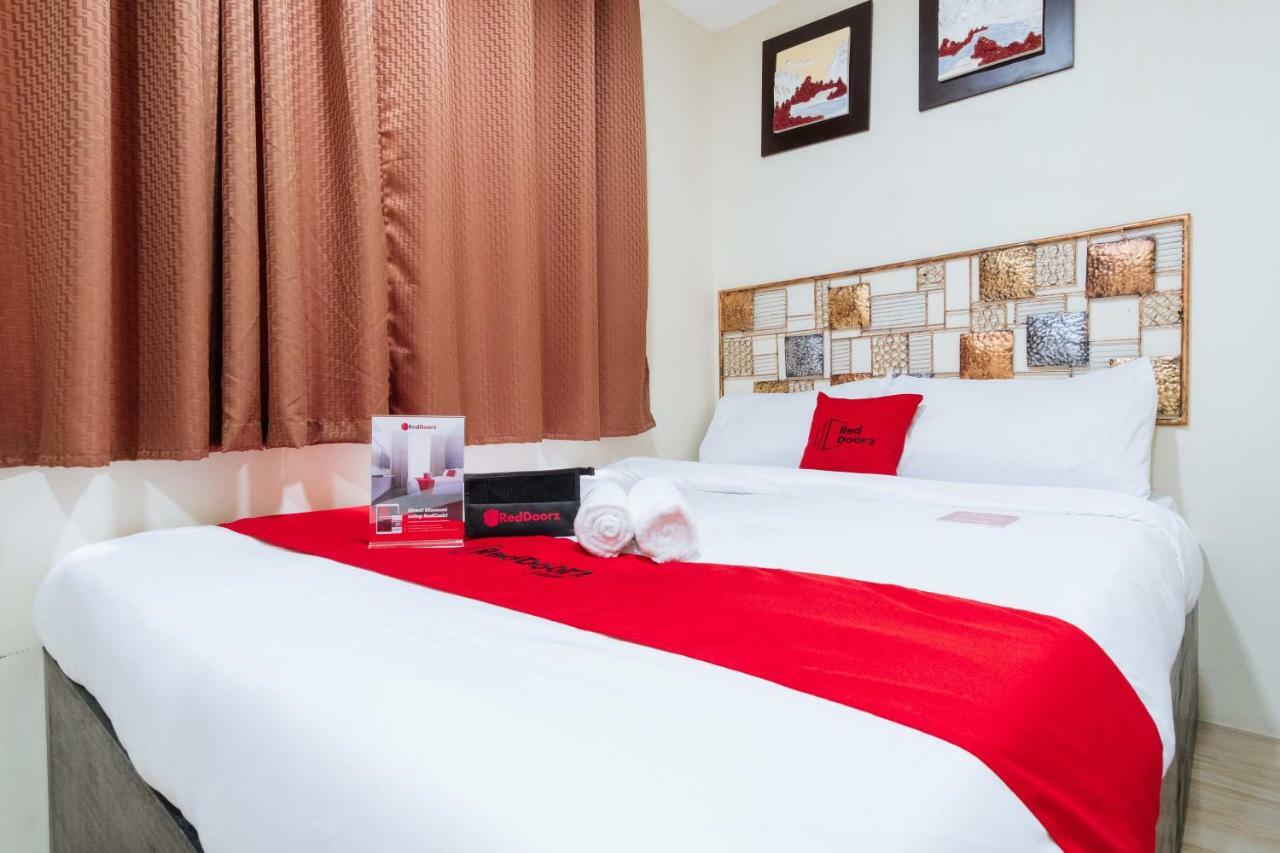 เรดดอร์ซ แอท ยูนิเวอร์ซิตี้ เบลต์ มะนิลา Hotel ภายนอก รูปภาพ