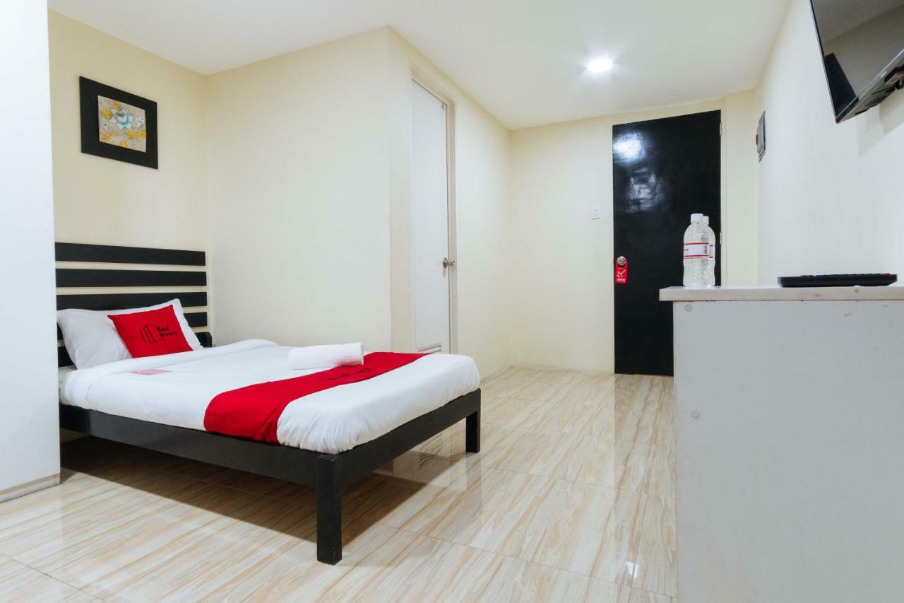เรดดอร์ซ แอท ยูนิเวอร์ซิตี้ เบลต์ มะนิลา Hotel ภายนอก รูปภาพ