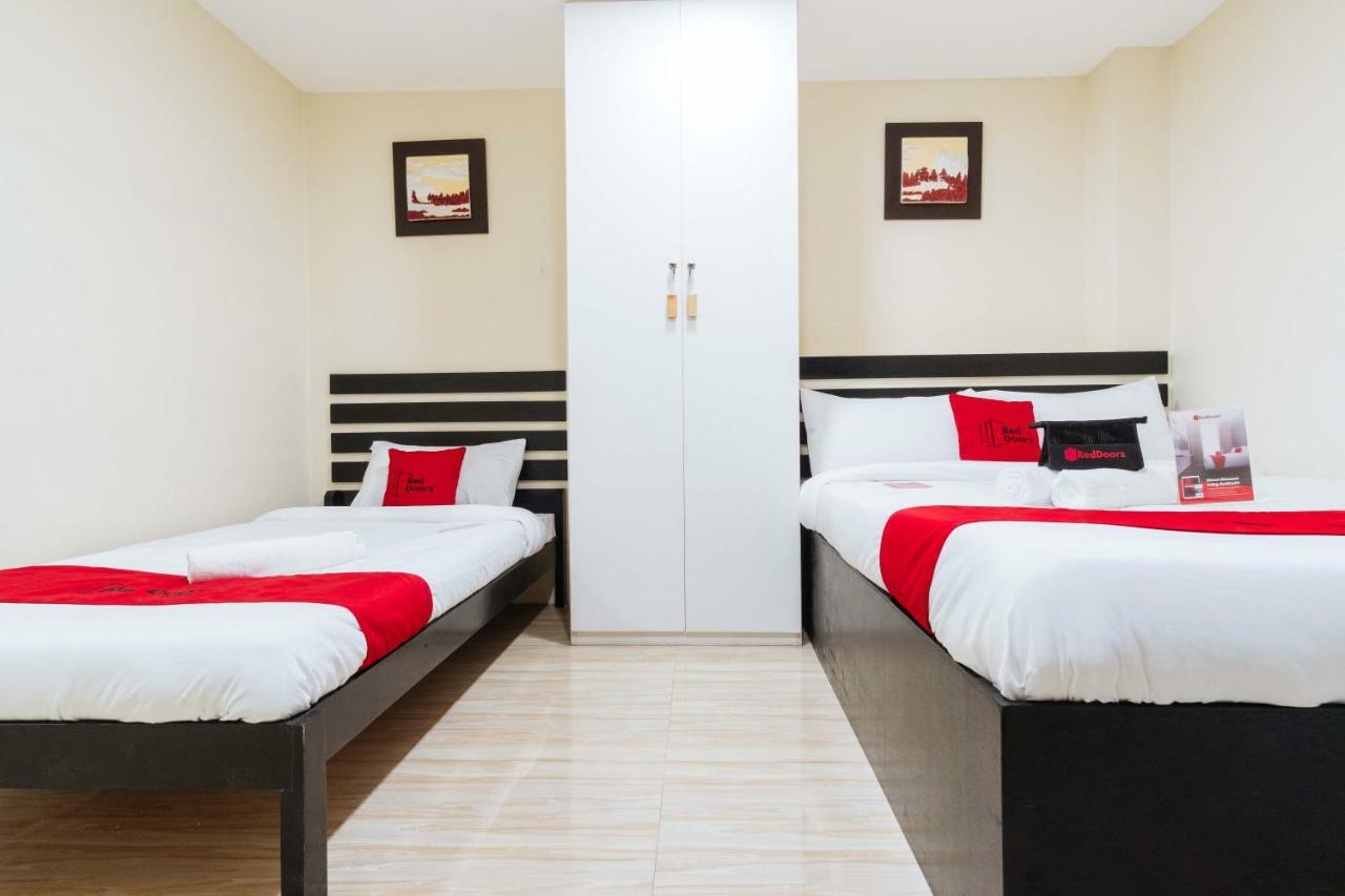 เรดดอร์ซ แอท ยูนิเวอร์ซิตี้ เบลต์ มะนิลา Hotel ภายนอก รูปภาพ