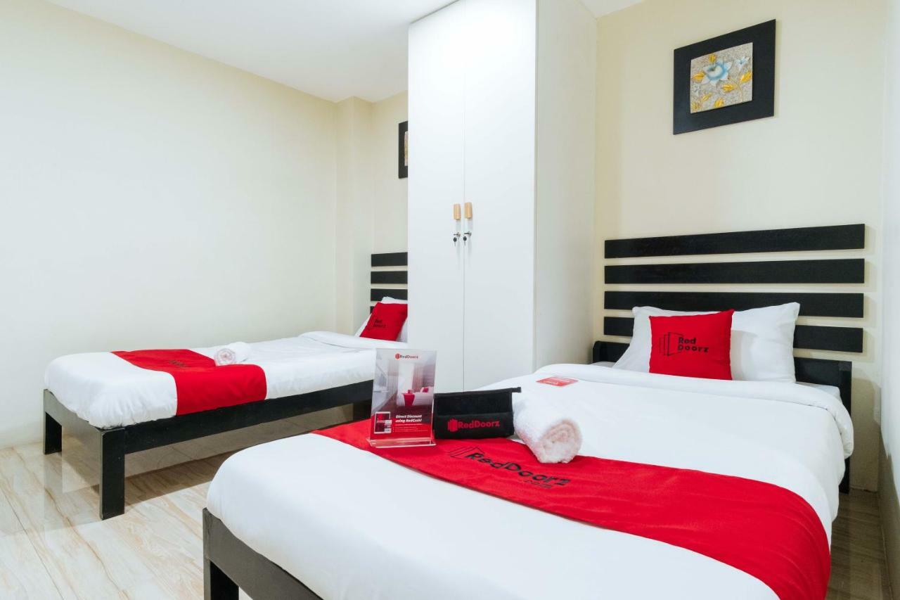 เรดดอร์ซ แอท ยูนิเวอร์ซิตี้ เบลต์ มะนิลา Hotel ภายนอก รูปภาพ